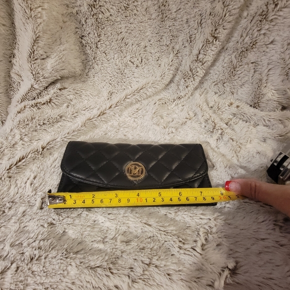 Badgley Mischka quilted black wallet. - Picture 10 of 13